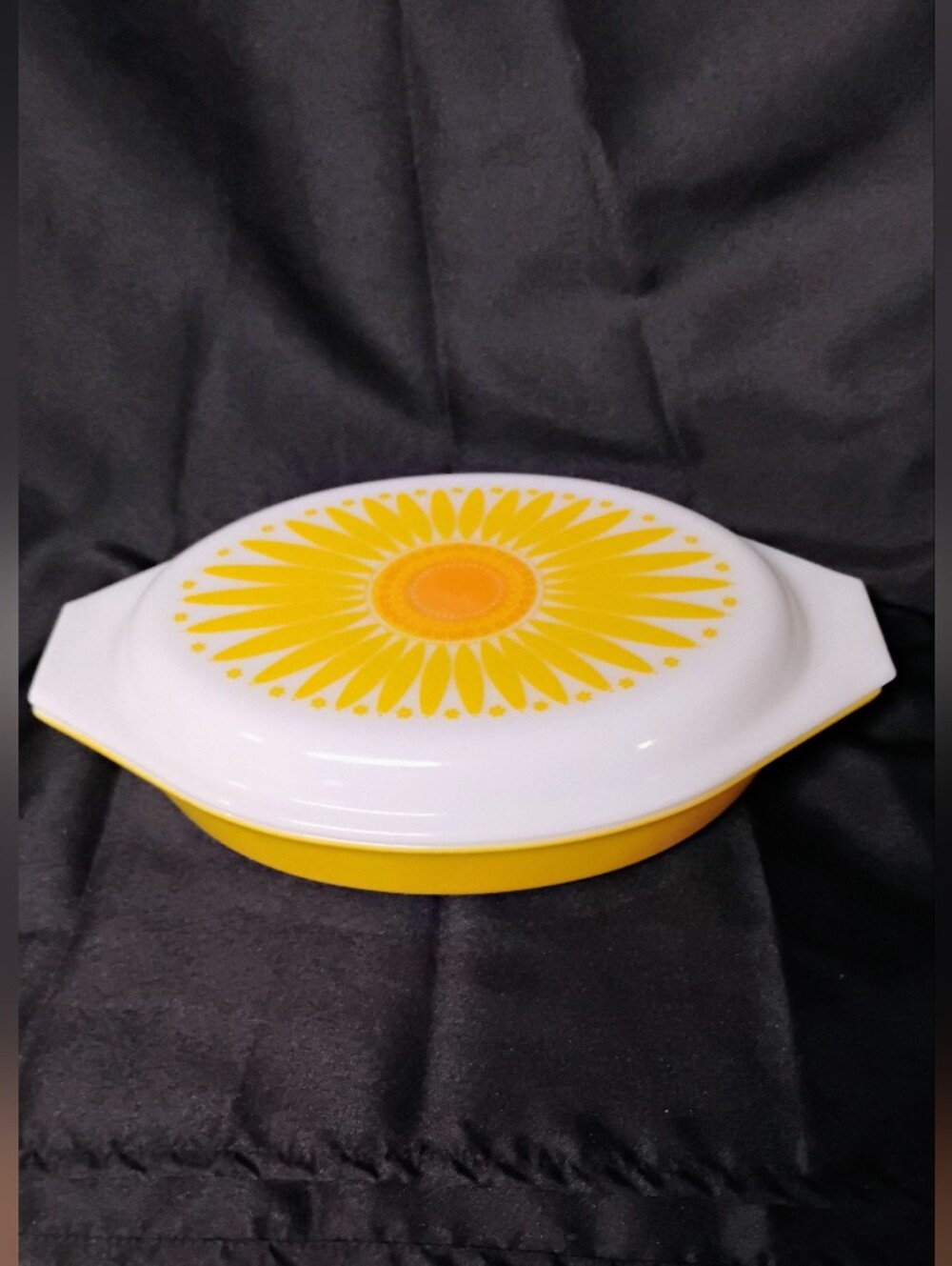 Pyrex Casserole Dish Sunflower Lid Two Sides